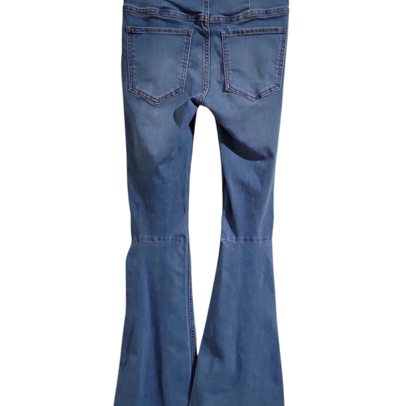 Free People Women's Penny Pull-on Flare Stretch Denim Jeans Size 25 Med Wash - Picture 8 of 16